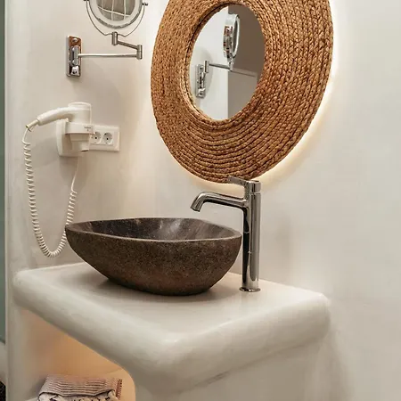 Lasia Luxury * Άνδρος